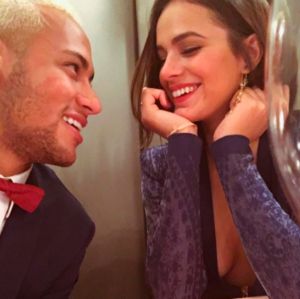 No primeiro fim de semana após término, Neymar e Bruna Marquezine curtem festas separados No primeiro fim de semana após término, Neymar e Bruna Marquezine curtem festas separados