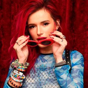 Bella Thorne reconhece que não sabia cantar: - Eu era terrível! Bella Thorne reconhece que não sabia cantar: - Eu era terrível!