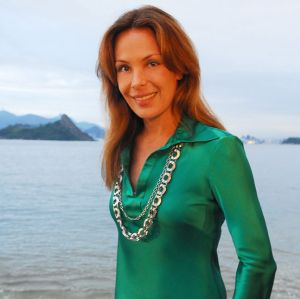 Carolina Ferraz relembra famoso bordão Eu sou rica! e afirma: - Caiu em desuso Carolina Ferraz relembra famoso bordão Eu sou rica! e afirma: - Caiu em desuso