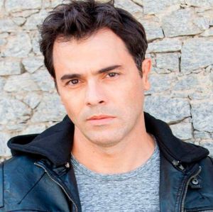 Claudio Lins reclama de avaliação de Zeca Camargo no PopStar Claudio Lins reclama de avaliação de Zeca Camargo no PopStar