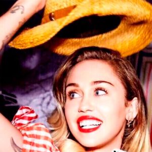Miley Cyrus compra fazenda por mais de 18 milhões de reais no Tennessee! Miley Cyrus compra fazenda por mais de 18 milhões de reais no Tennessee!