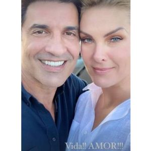 Ana Hickmann posta <i>selfie</i> com Edu Guedes e se declara: <i>Vida, amor!</i> Confira mais momentos do casal