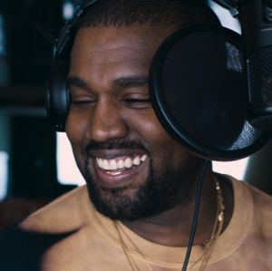 Após perder contratos, Kanye West afirma ser o <i>melhor do mundo</i> e o único a ser <i>descancelado</i>
