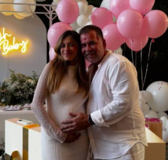 Leandro Hassum revela que filha está grávida: <i>Vou ser avô</i>. Veja as celebridades que vão aumentar a família