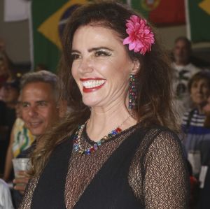 Aos 58 anos de idade, Luma de Oliveira será avó pela primeira vez