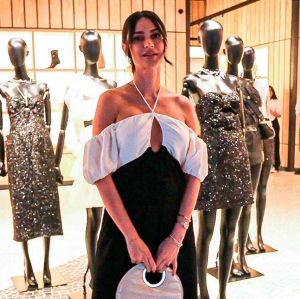 Thaila Ayala comemora cinco meses da filha com cliques fofíssimos da pequena: <i>Minha boneca sorridente</i>
