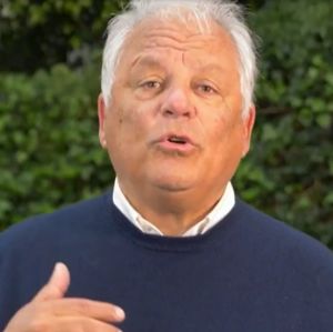 Morre Ricardo Pereira, jornalista e ex-diretor da <i>TV Globo</i> em Portugal, aos 72 anos de idade. Veja as celebridades que nos deixaram em 2023
