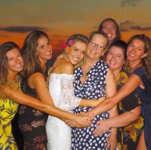 Você sabia que Gisele Bündchen tem uma irmã gêmea? Conheça a família da modelo