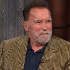 Aos 76 anos de idade, Arnold Schwarzenegger passa por cirurgia cardíaca: <i>- Ganhei um marca-passo</i>