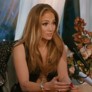 Em meio a rumores de divórcio, Jennifer Lopez teria banido perguntas sobre Ben Affleck durante entrevistas, diz <i>site</i>