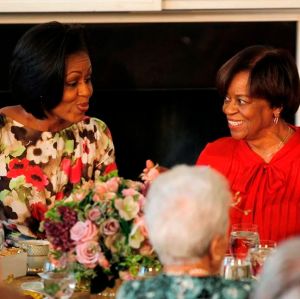 Morre mãe de Michelle Obama aos 86 anos de idade. Veja os famosos que nos deixaram em 2024