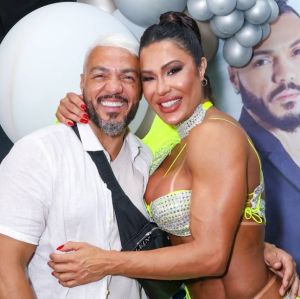 Após Gracyanne Barbosa se emocionar relembrando dificuldades, Belo sai em defesa da musa