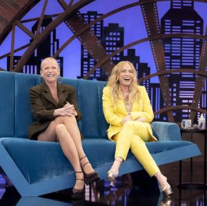 Amizade do <i>pop</i>! Angélica publica homenagem para Xuxa no dia de seu aniversário: <i>Nossa amizade é um presente</i>