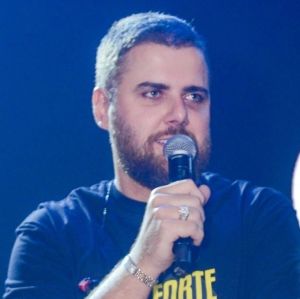 Zé Neto abre o jogo sobre luta contra depressão e vícios: <i>Viciado em tudo que me tirava de mim</i>