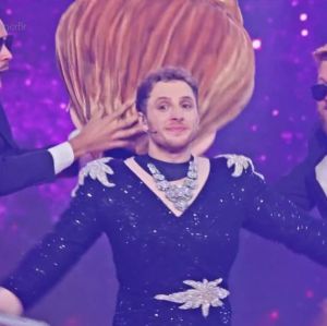 Diego Martins é o campeão do <I>The Masked Singer</I>, vivendo Odete Roitman no <I>reality</I>