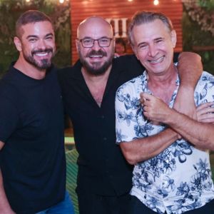 Sidney Sampaio, Paulinho Serra, Nelson Freitas e elenco de <I>Os Emergentes</i> celebram o fim das gravações do filme