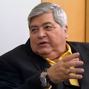 Datena rescinde contrato com o <i>SBT</i> após emissora anunciar mudança na grade