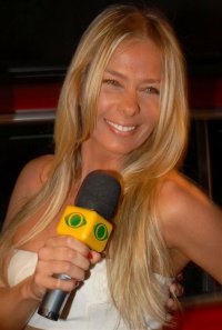 <i>Band</i>: Galisteu entra, Silvio Luiz e Guilherme Arruda saem