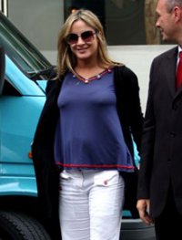 Cláudia Leitte: <i>- Posaria nua grávida</i>