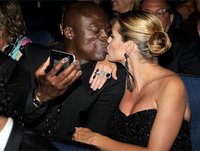 Cinza: Seal pinta as unhas para o <i>Emmy</i>