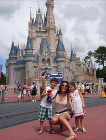 <i>Disney</i>: Juliana Paes posta foto de viagem