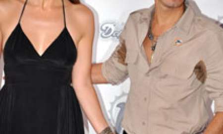 Suor: Marc Anthony sofre com o calor