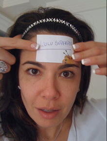 <i>Stress</i>: Luciana Gimenez cansada dos <i>fakes</i> na internet