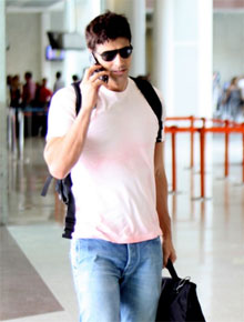 Avião: Reynaldo Gianecchini no aeroporto do Rio