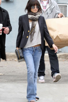 Morena: Nicole Richie passeia com <i>look</i> moderno