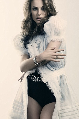 Romântica: Natalie Portman está na capa da <i>Elle</i>