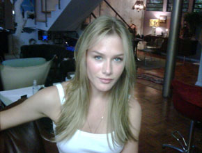 <i>Globo</i>: Fiorella Mattheis renova contrato