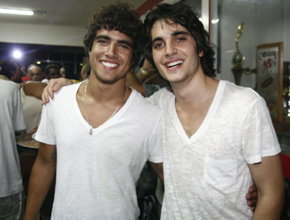 Samba: Caio Castro e Fiuk vão ao ensaio da <i>Salgueiro</i>