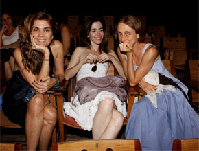 Amigas: Deborah Evelyn e Betty Gofman no teatro