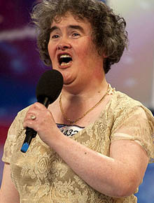 Londres: Susan Boyle faz cena em aeroporto