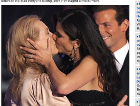 <i>Muahh</i>: Meryl Streep e Sandra Bullock se beijam