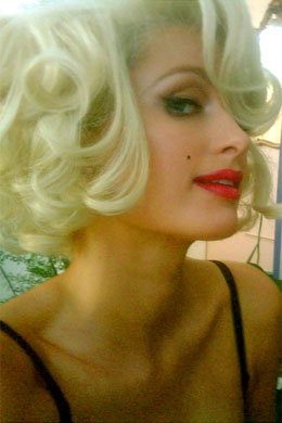 Marilyn Monroe?: Paris Hilton posa caracterizada