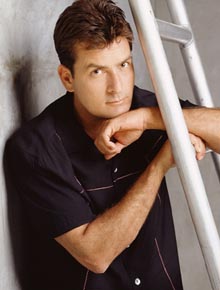Assalto: Carro de Charlie Sheen é roubado