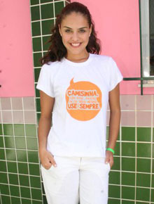 Prevenção: Paloma Bernardi participa de campanha