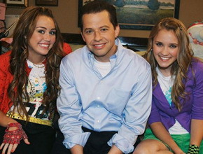 <i>Two and a Half</i>: Jon Cryer faz <i>Hannah Montana</i>