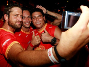 Tiete: Butler e Santoro tiram foto com o jogador Ronaldo