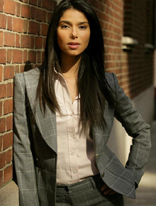 <i>Without</i>: Roselyn Sanchez faz série a la <I>Weeds</i>