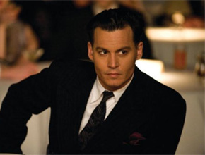 Amor: Depp vai trabalhar com namorada