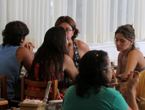 Papo de moças: Secco almoça com amigas