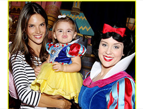 Princesas: Ambrósio e filha conhecem Branca de Neve