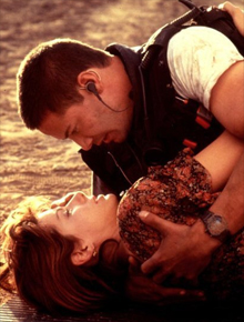Amigo: Reeves estaria aconselhando Bullock e James