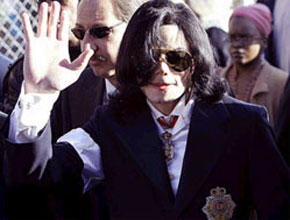 Laudo: Médico de Jacko prejudicou atendimento