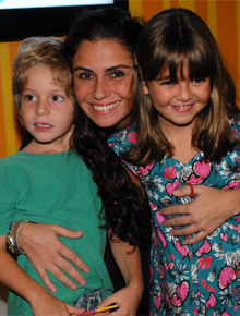 Mãe e filha: Sarau reúne Antonelli e Klara Castanho