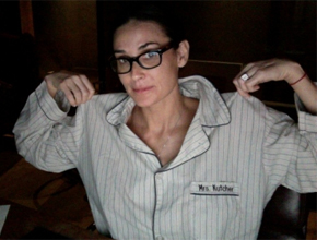 <i>Sra. Kutcher</i>: Demi Moore posta foto de pijama