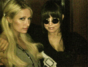 Mãos ao alto: Paris encontra Fergie depois de <i>show</i>
