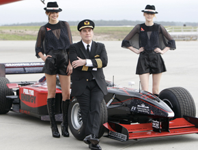 <i>Top Gun</i>: John Travolta vestido de piloto de avião